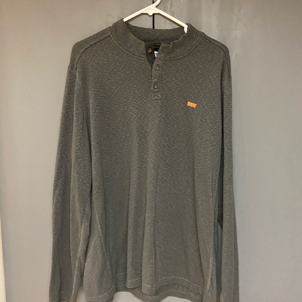Levis mock neck shirt size large